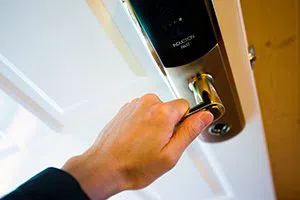 Arlington Locksmith Store Arlington, TX 972-810-6765 - 5a-lock-opening